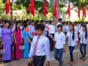 Đề KSCL cuối học kì 1 Tiếng Anh 9 Thanh Hóa: My brother often (go) … to school by bike everyday