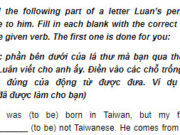 Câu 8 Unit 1 Trang 11 SBT Anh lớp 9: He (c)________ (to work) in Taiwan as a businessman and (d)__________ (to meet) my mother there. In 1998, my family (e)__________ (to move) to Australia